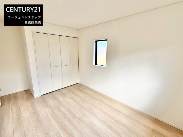 　洋室　洋室の明るさが魅力です