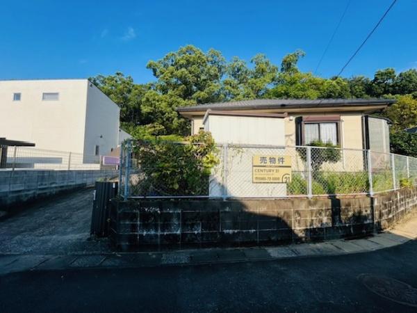 　その他現地　外観が印象的な戸建て物件です