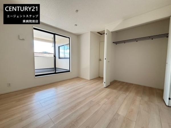 　洋室　洋室はナチュラルな雰囲気です