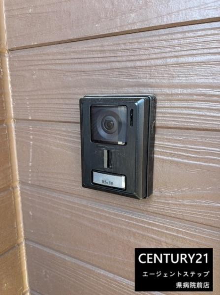 　玄関　玄関に便利なインターホン付きです