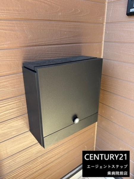 　玄関　玄関に馴染む落ち着いたデザインです