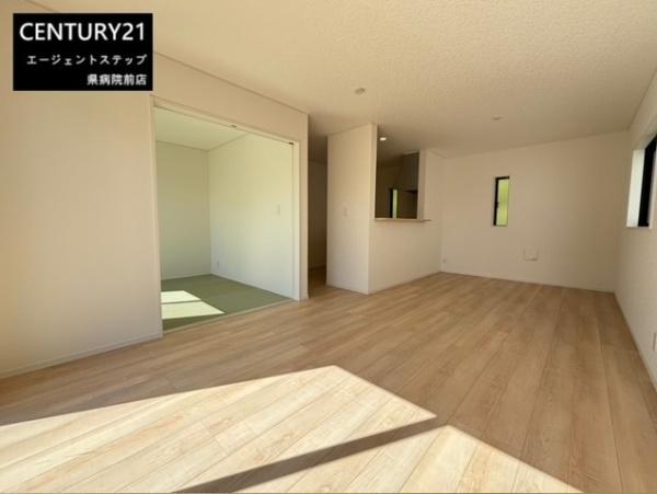 　リビング　リビングの明るさが魅力です