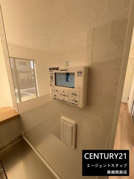 　その他　キッチンの操作パネルが目を引きます