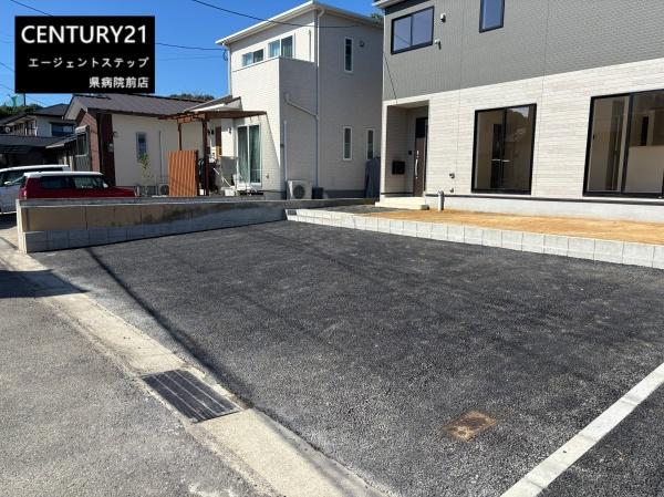 　駐車場　駐車場が広めです