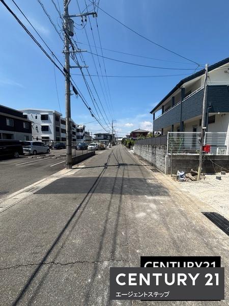 　前面道路含む現地写真　前面道路が広い現地写真です