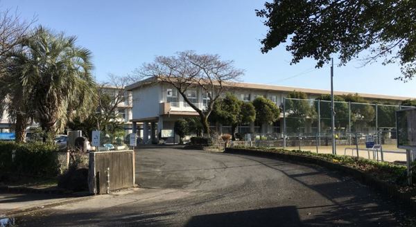 　宮崎市立池内小学校（小学校）／1407m　