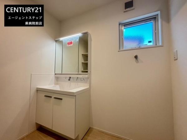 　洗面台・洗面所　洗面台・洗面所が明るいです