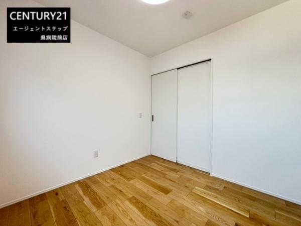 　子供部屋　子供部屋はシンプルな内装です