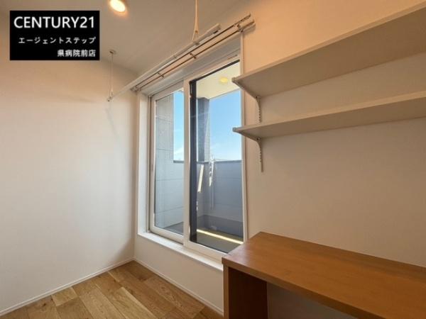 　その他居室　洋室はバルコニー付きです