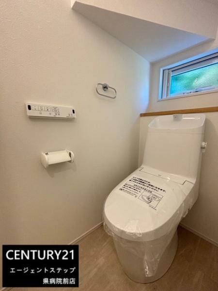 　トイレ　明るいトイレ空間です