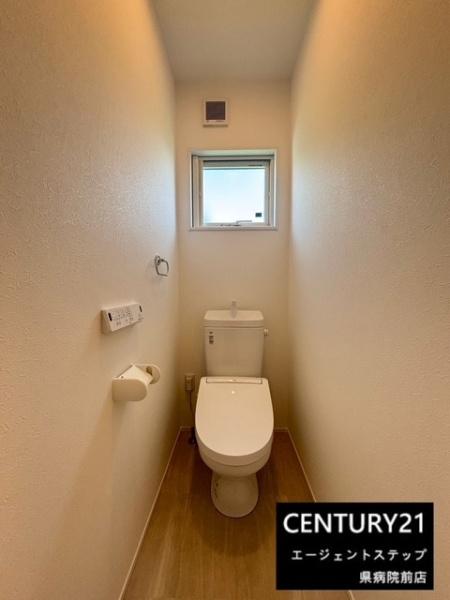　トイレ　明るさを感じるトイレです