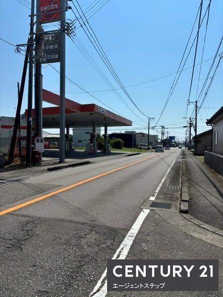 　前面道路含む現地写真　前面道路が広がる現地です