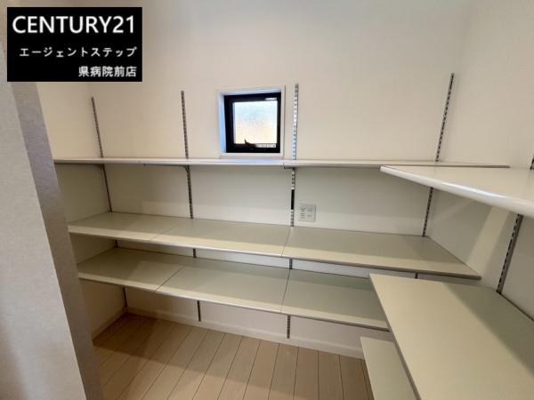 　収納　多機能な収納スペースです