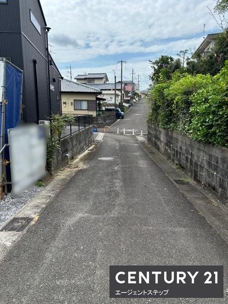 　前面道路含む現地写真　