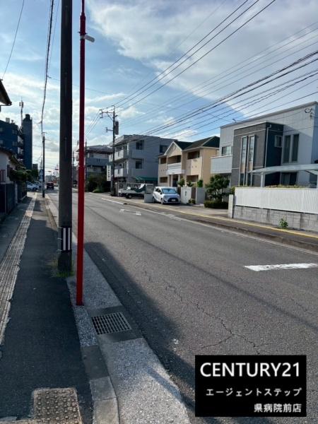 　前面道路含む現地写真　前面道路含む現地写真です
