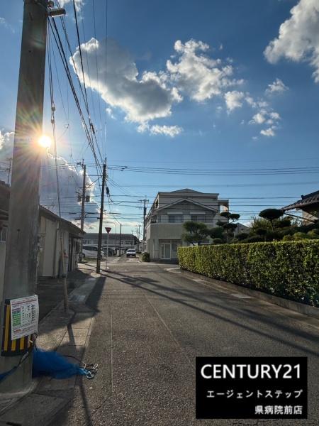 　前面道路含む現地写真　前面道路含む現地写真です