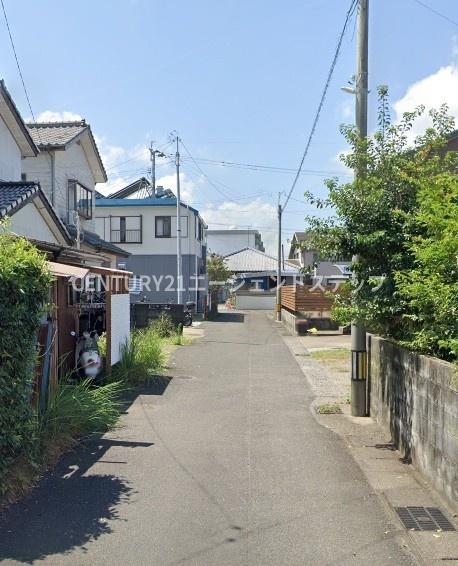 　前面道路含む現地写真　前面道路の写真です