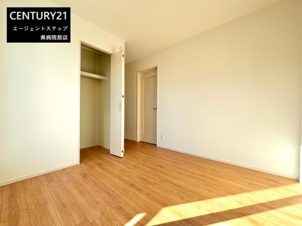 　洋室　洋室の明るさが魅力です