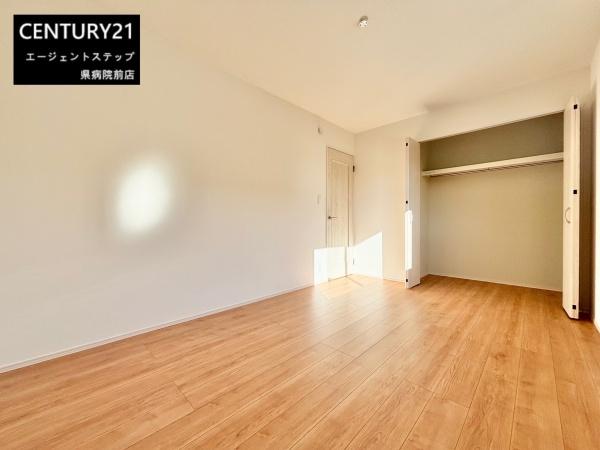 　洋室　洋室の明るさが魅力です