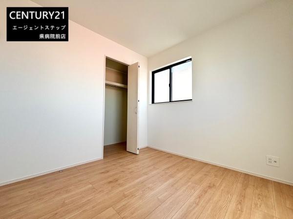 　洋室　洋室の明るい空間です