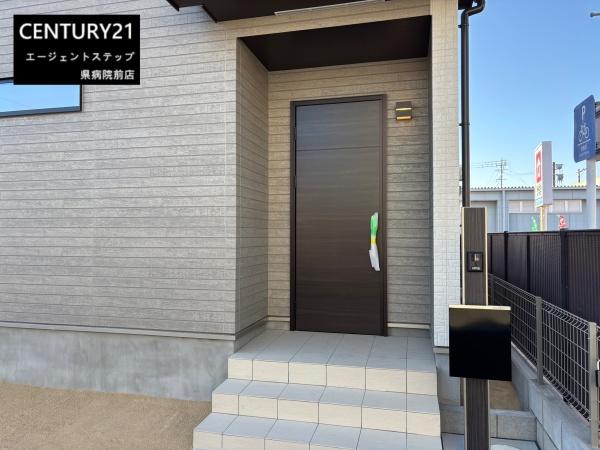 　玄関　玄関の清潔感ある佇まいです