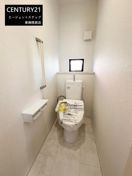 　トイレ　明るいトイレ空間です