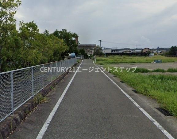 　前面道路含む現地写真　