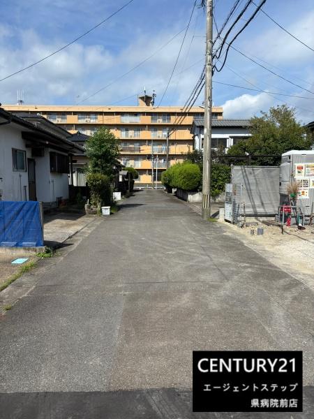 　前面道路含む現地写真　前面道路含む現地写真です