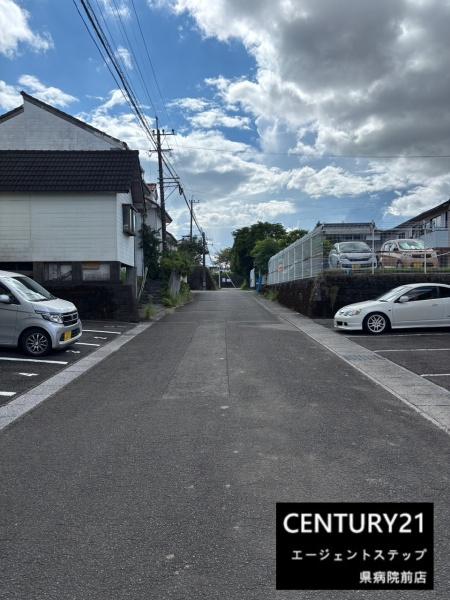 　前面道路含む現地写真　前面道路含む現地写真です