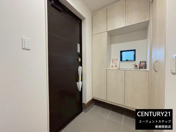 　玄関　収納充実な玄関です