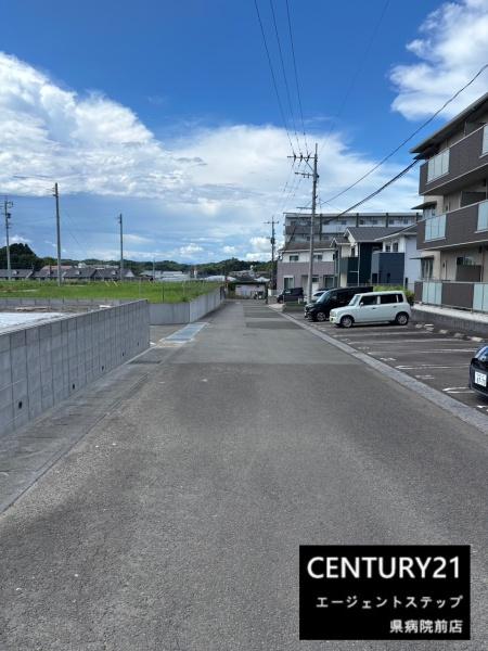 　前面道路含む現地写真　前面道路含む現地写真です