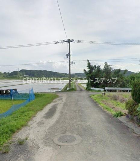 　前面道路含む現地写真　