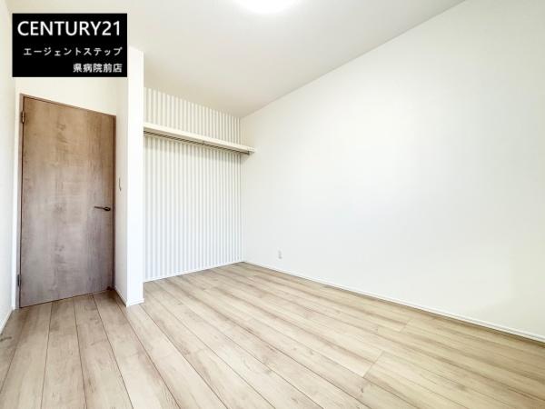 　洋室　洋室の明るさが際立ちます