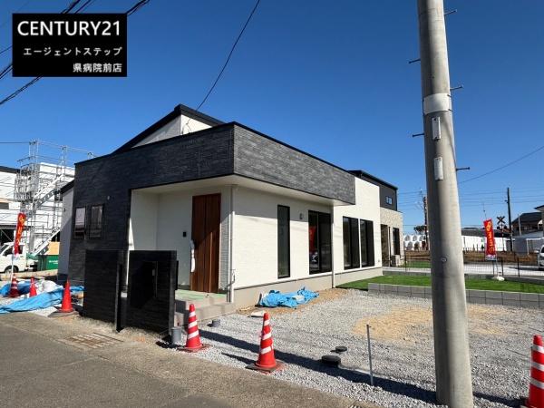 　駐車場　駐車場スペースが便利です