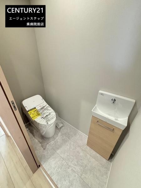 　トイレ　シンプルなトイレ空間です