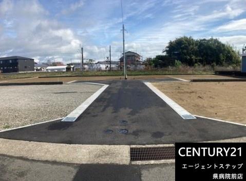 　前面道路含む現地写真　前面道路が舗装されています