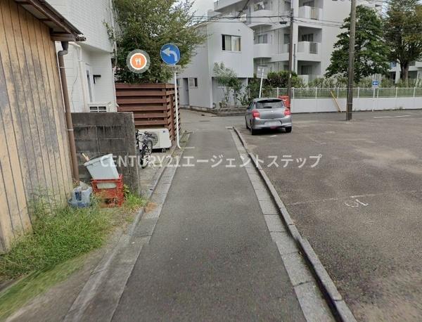 　前面道路含む現地写真　