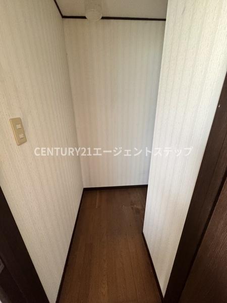 　収納　2階階段横収納