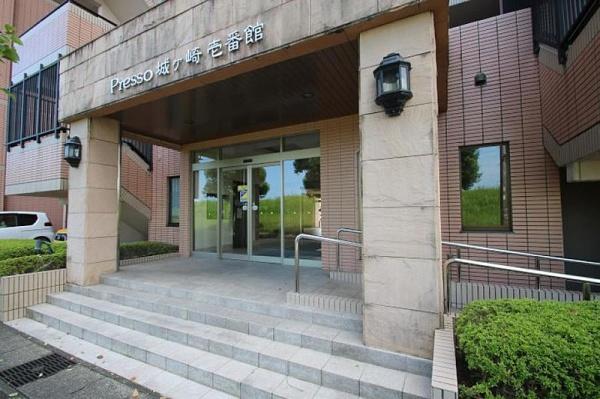 　エントランス　開放感あるエントランスです