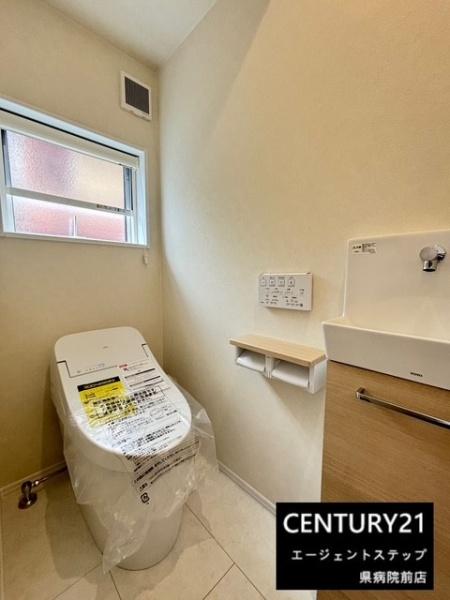 　トイレ　明るいトイレ空間です
