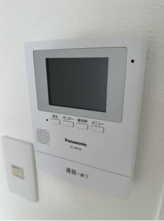 　玄関　TVインターホン