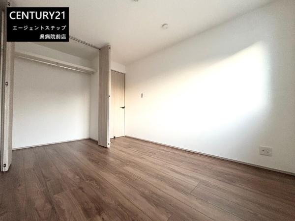 　洋室　洋室は明るい雰囲気です