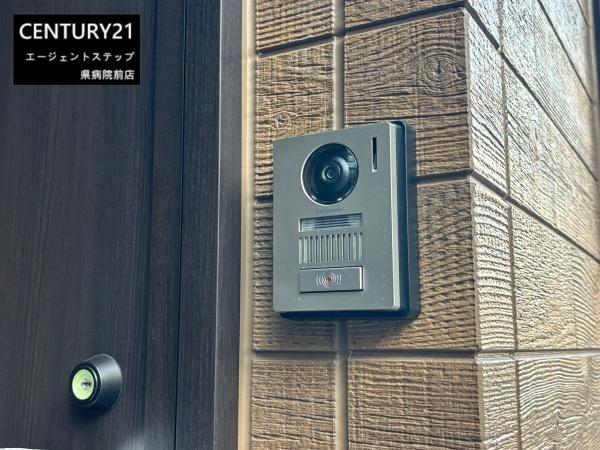 　その他　玄関にインターホン付きです