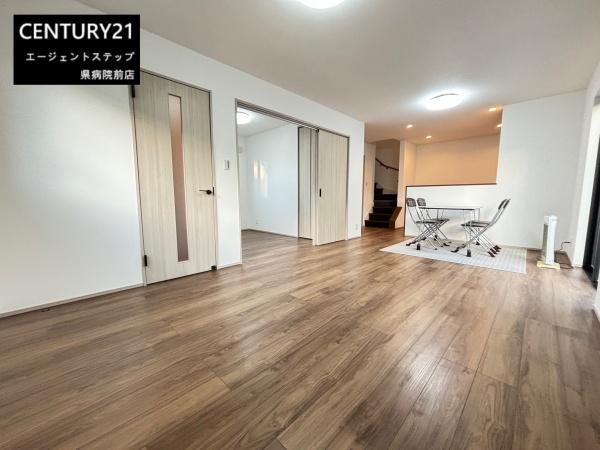 　リビング　開放感のあるリビングです