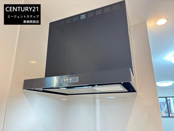 　キッチン　キッチンに設置された換気扇です