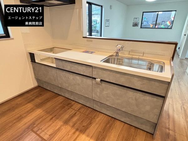 　キッチン　キッチンが明るく快適です