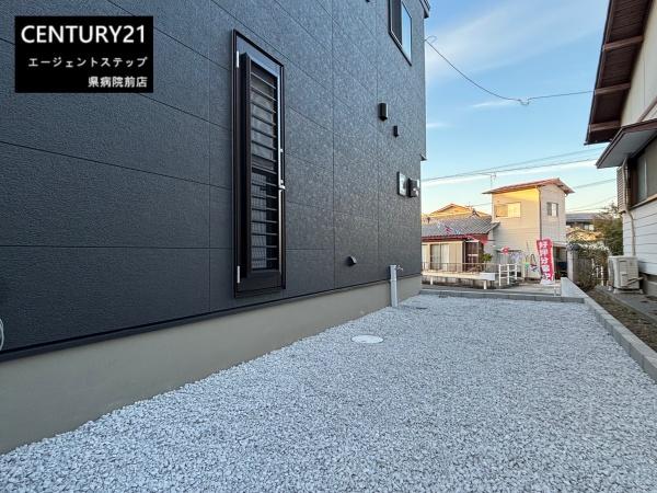 　庭　砂利敷きの庭が魅力です