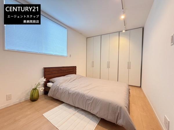 　洋室　収納付きの洋室です