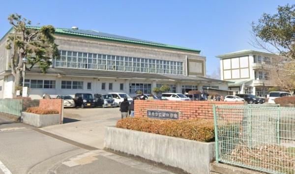 　都城市立西中学校（中学校）／1604m　