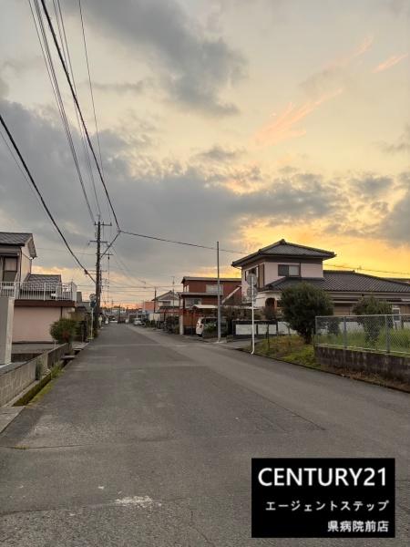 　前面道路含む現地写真　前面道路を含む現地写真です